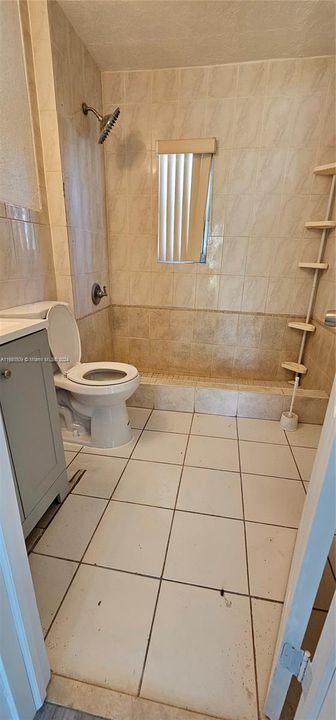 For Rent: $2,500 (2 beds, 1 baths, 720 Square Feet)