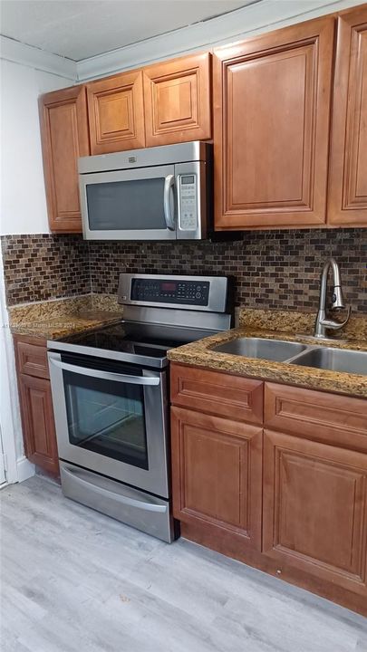 For Rent: $2,500 (2 beds, 1 baths, 720 Square Feet)