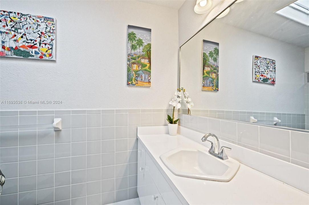 For Sale: $535,000 (2 beds, 2 baths, 2185 Square Feet)