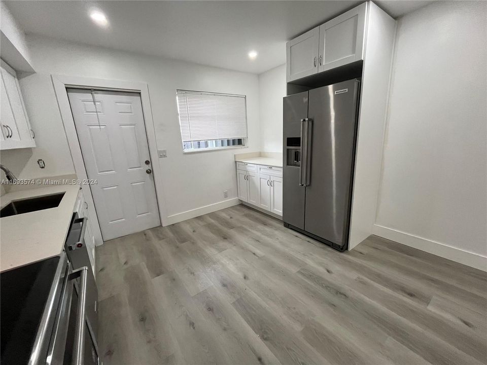 For Rent: $2,990 (3 beds, 2 baths, 1156 Square Feet)