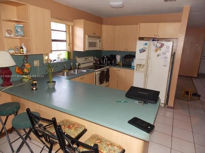 En Venta: $600,000 (3 camas, 2 baños, 1384 Pies cuadrados)