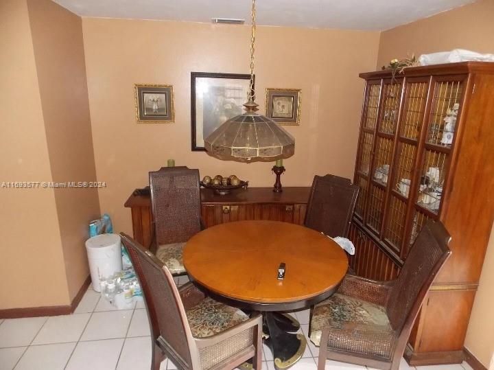 En Venta: $600,000 (3 camas, 2 baños, 1384 Pies cuadrados)