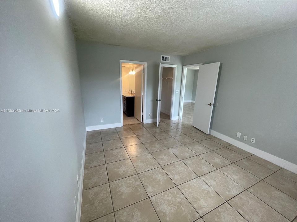 For Rent: $1,900 (2 beds, 2 baths, 58389 Square Feet)