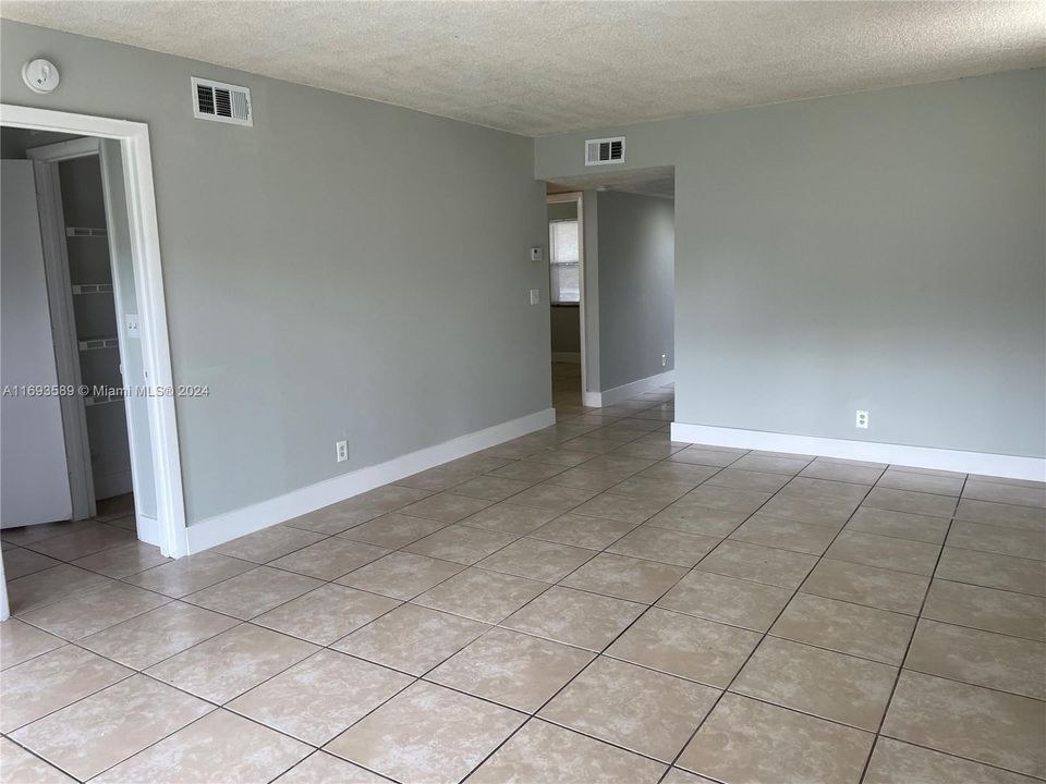 For Rent: $1,900 (2 beds, 2 baths, 58389 Square Feet)