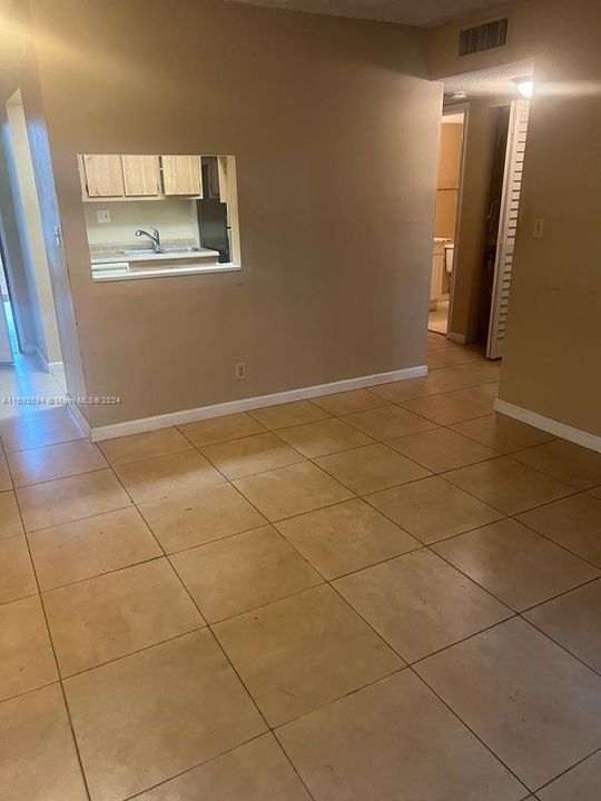 For Rent: $1,600 (1 beds, 1 baths, 775 Square Feet)