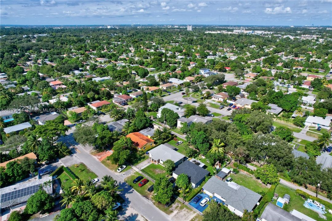 For Sale: $475,000 (3 beds, 2 baths, 1635 Square Feet)