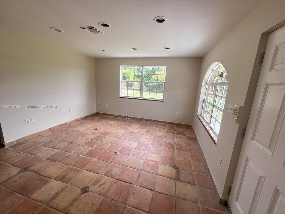 Recently Rented: $3,675 (3 beds, 2 baths, 3530 Square Feet)