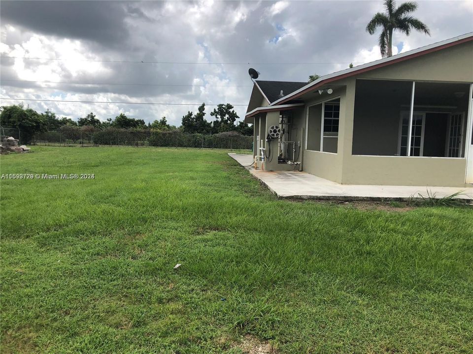 Recently Rented: $3,675 (3 beds, 2 baths, 3530 Square Feet)