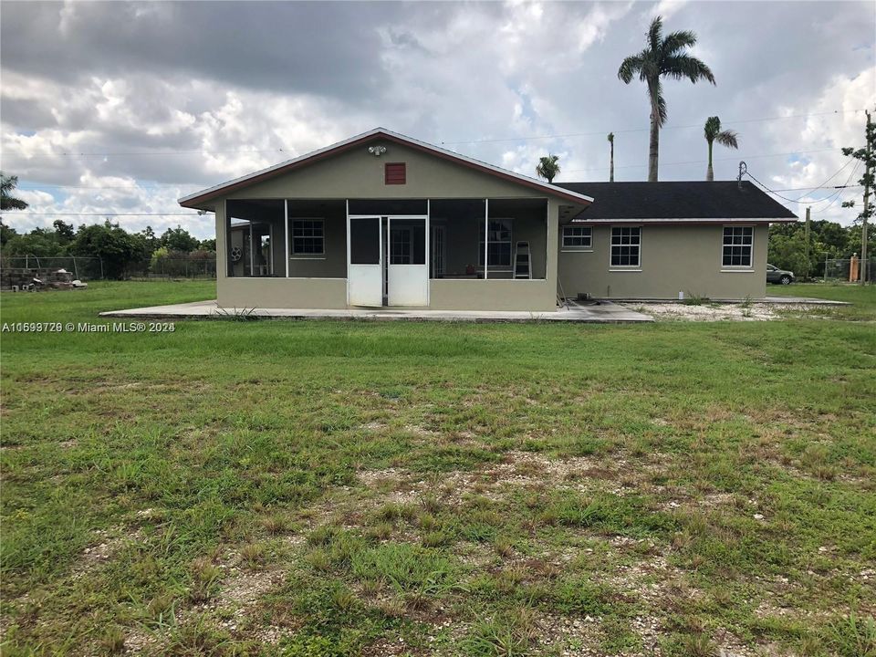 Recently Rented: $3,675 (3 beds, 2 baths, 3530 Square Feet)