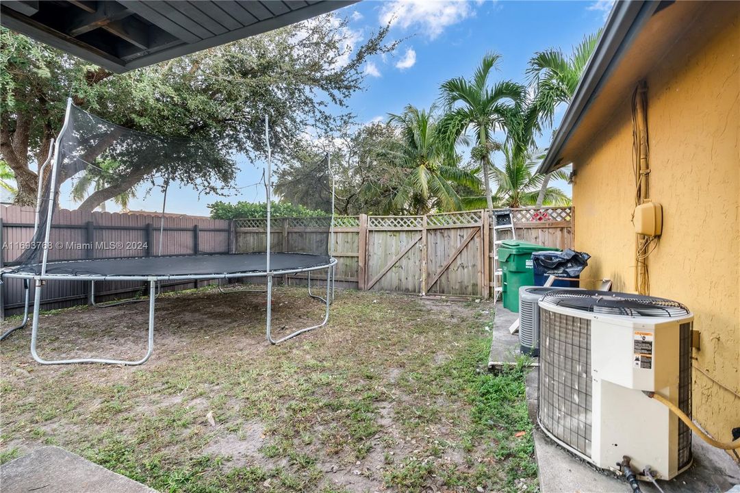 For Sale: $615,000 (3 beds, 2 baths, 1851 Square Feet)