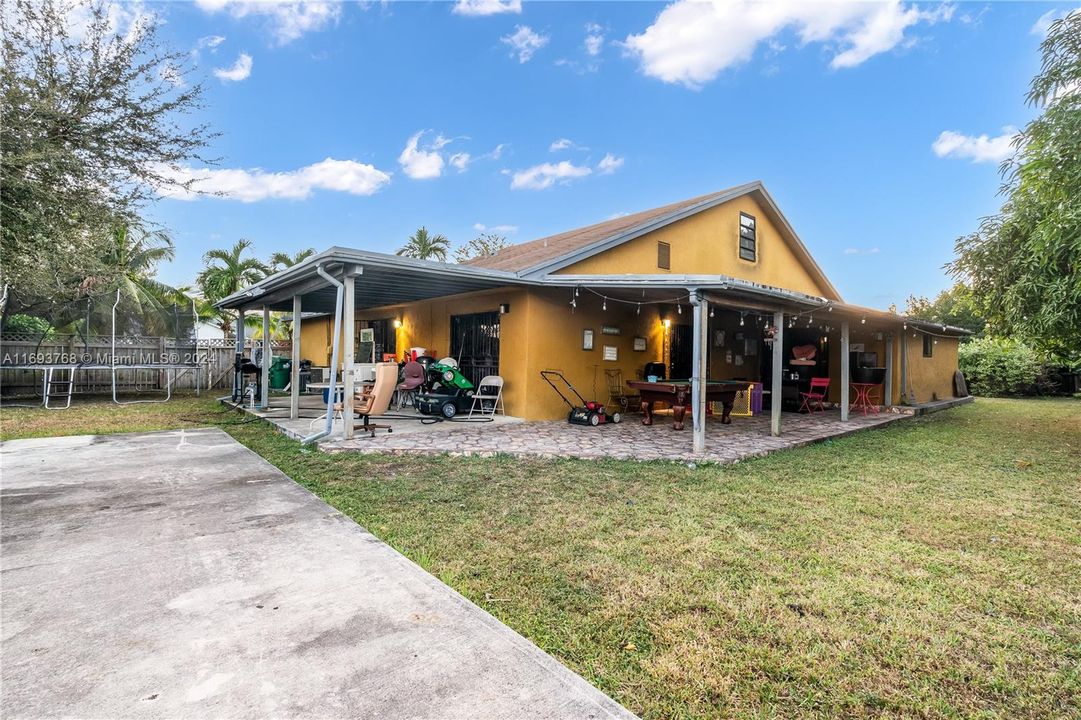 For Sale: $615,000 (3 beds, 2 baths, 1851 Square Feet)