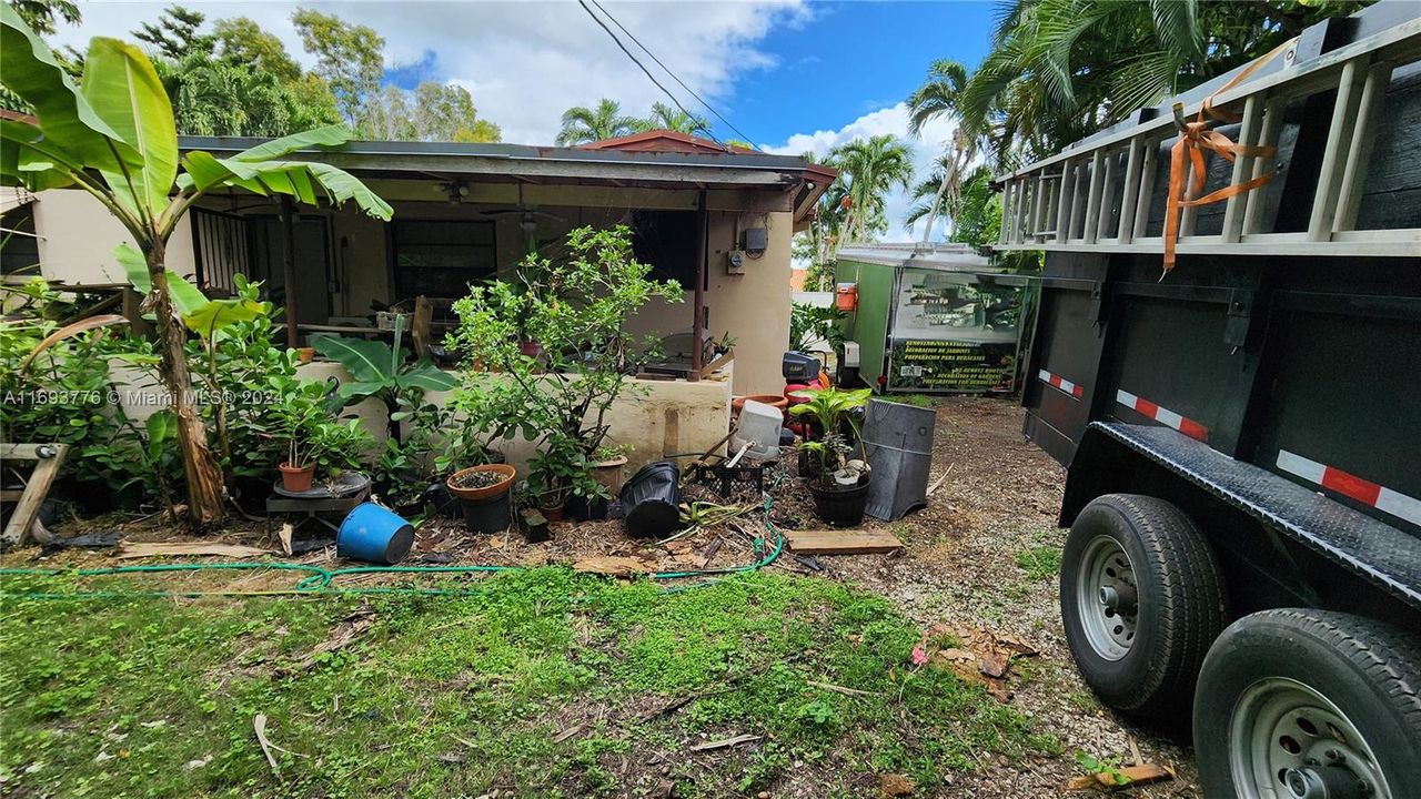 For Sale: $545,000 (3 beds, 2 baths, 1400 Square Feet)