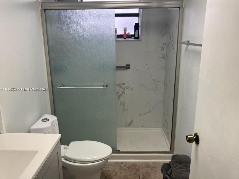 For Sale: $369,999 (1 beds, 1 baths, 854 Square Feet)