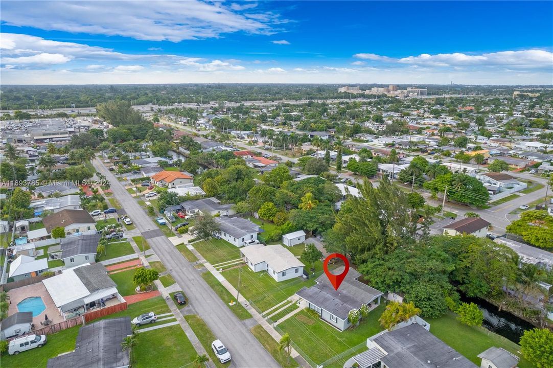 For Sale: $685,000 (3 beds, 2 baths, 1351 Square Feet)