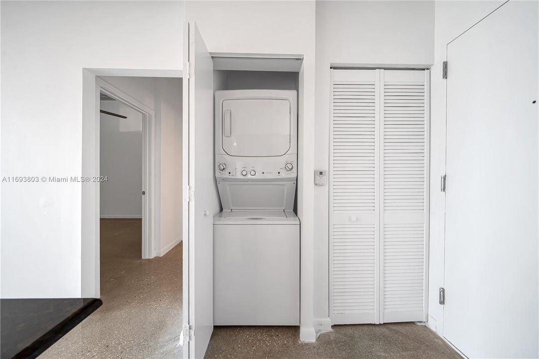 For Rent: $2,950 (1 beds, 1 baths, 795 Square Feet)