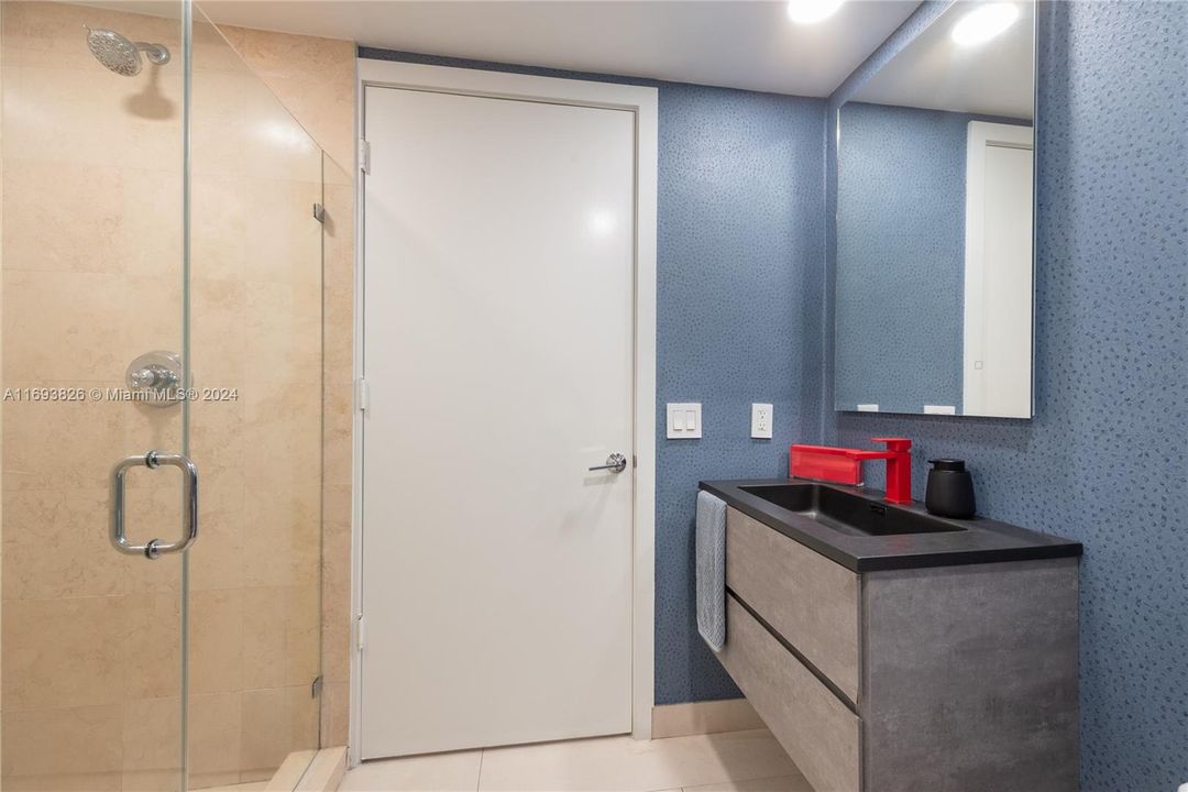 En Venta: $3,175,000 (3 camas, 3 baños, 2602 Pies cuadrados)