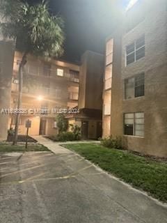 For Rent: $2,050 (2 beds, 2 baths, 980 Square Feet)