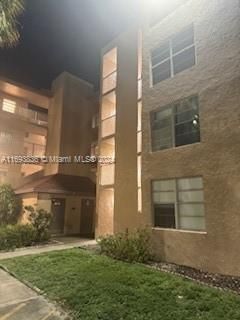 For Rent: $2,050 (2 beds, 2 baths, 980 Square Feet)