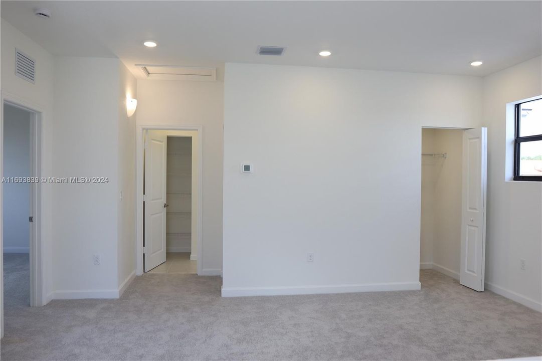 For Rent: $4,700 (3 beds, 2 baths, 0 Square Feet)