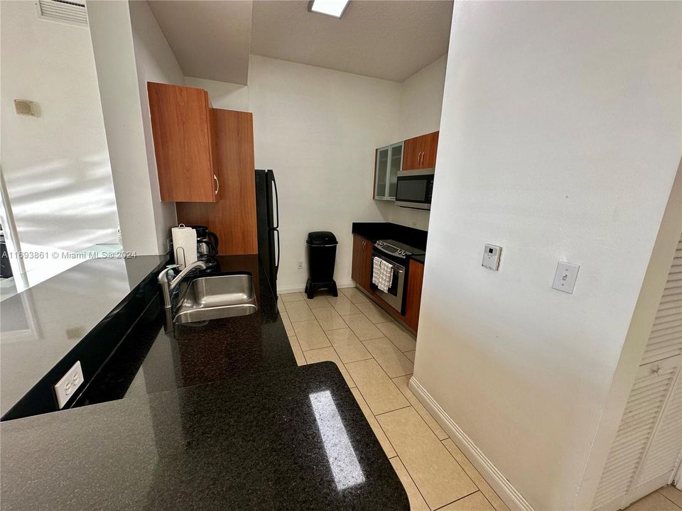 For Rent: $3,300 (2 beds, 2 baths, 1252 Square Feet)