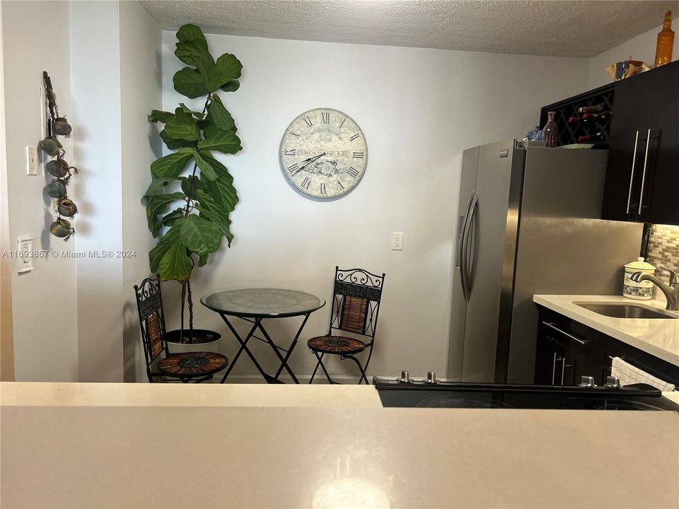 For Sale: $275,000 (1 beds, 1 baths, 1066 Square Feet)