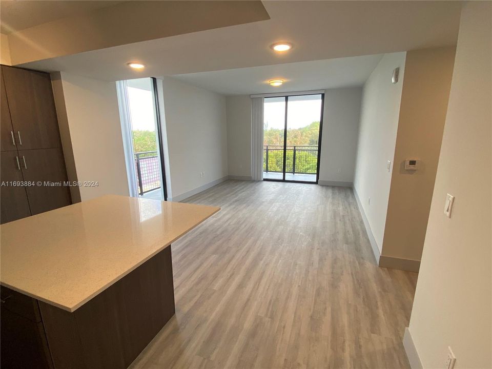 For Rent: $2,443 (2 beds, 2 baths, 1127 Square Feet)