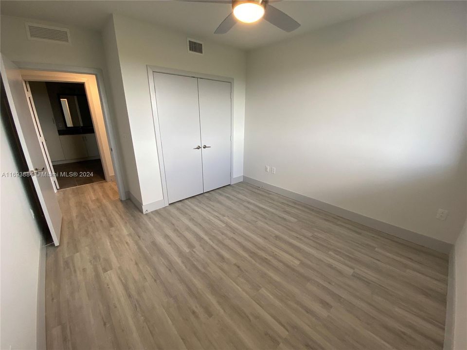 For Rent: $2,443 (2 beds, 2 baths, 1127 Square Feet)