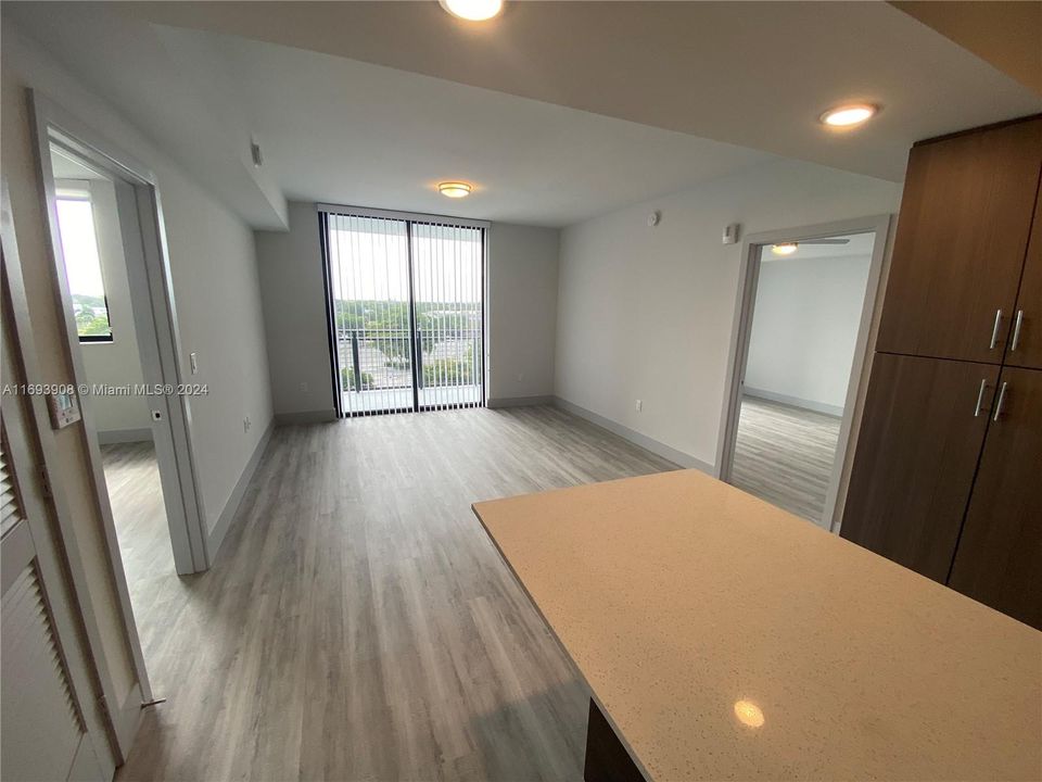 For Rent: $2,748 (2 beds, 2 baths, 1038 Square Feet)