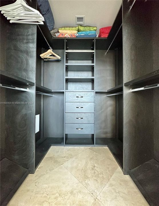 walk-in closet