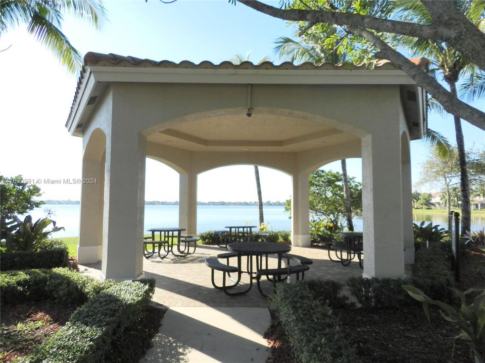 Gorgeous community Gazebo overlooking lake