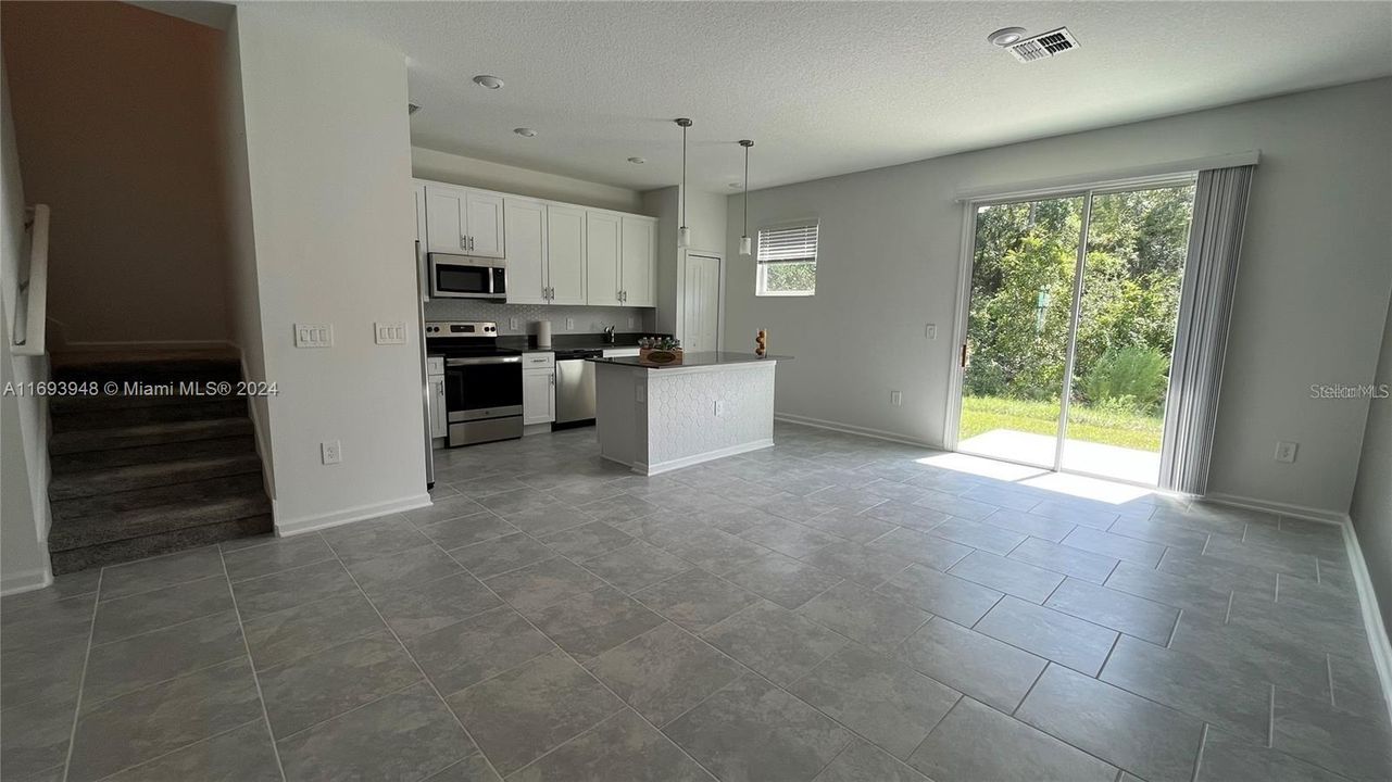 For Sale: $384,500 (3 beds, 2 baths, 1797 Square Feet)