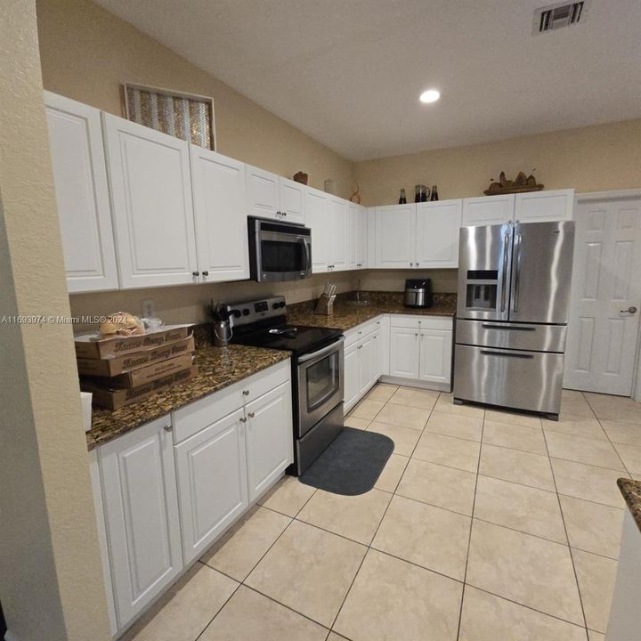 For Sale: $575,000 (5 beds, 2 baths, 2693 Square Feet)