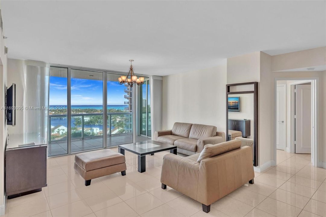 COMFORTABLY DESIGNED AND FURNISHED LIVING ROOM WITH VIEWS!