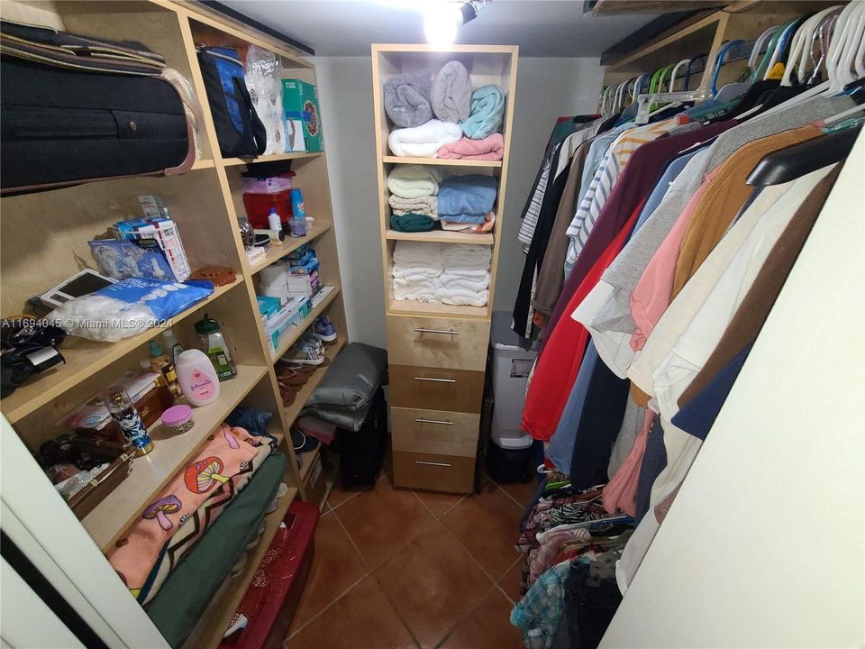 Second Bedroom - Closet