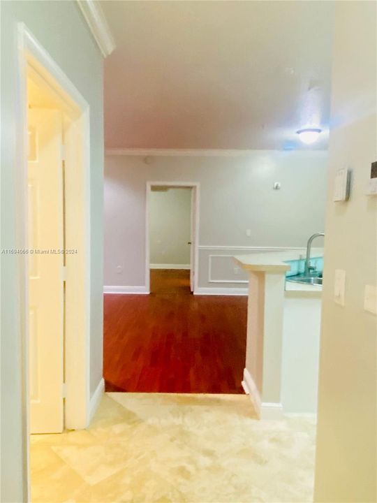 For Sale: $375,000 (2 beds, 2 baths, 1118 Square Feet)