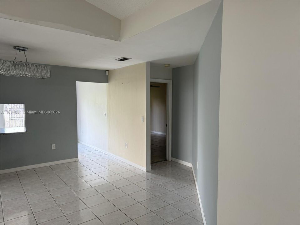 For Rent: $3,200 (3 beds, 2 baths, 1570 Square Feet)