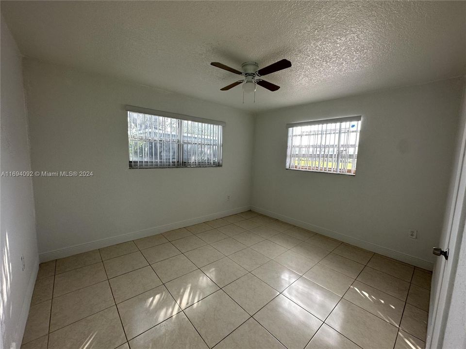 For Rent: $1,750 (2 beds, 1 baths, 3708 Square Feet)