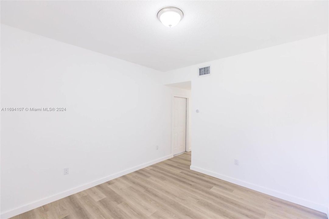 For Sale: $350,000 (3 beds, 2 baths, 1527 Square Feet)