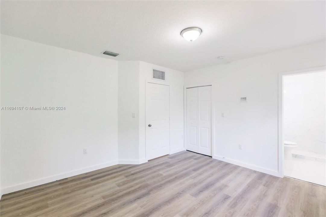 For Sale: $350,000 (3 beds, 2 baths, 1527 Square Feet)