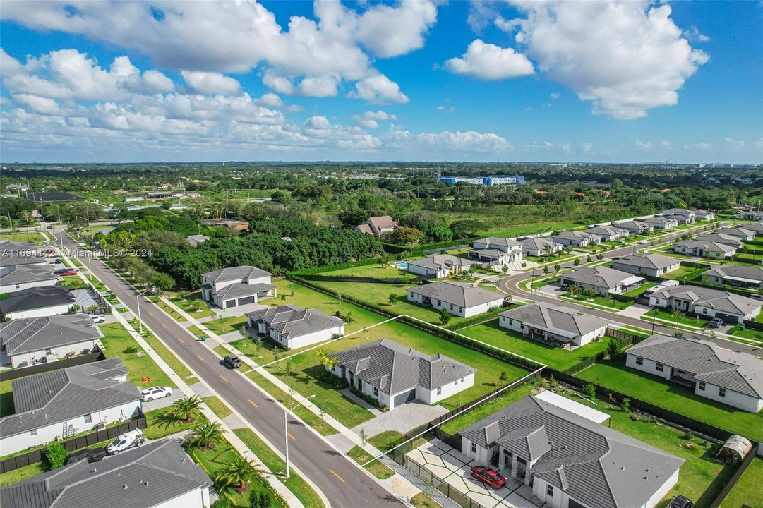 For Sale: $810,000 (4 beds, 3 baths, 2654 Square Feet)