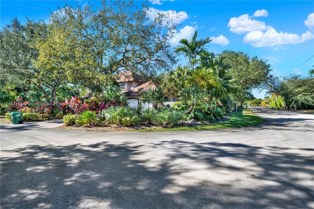 For Sale: $1,350,000 (4 beds, 3 baths, 3124 Square Feet)