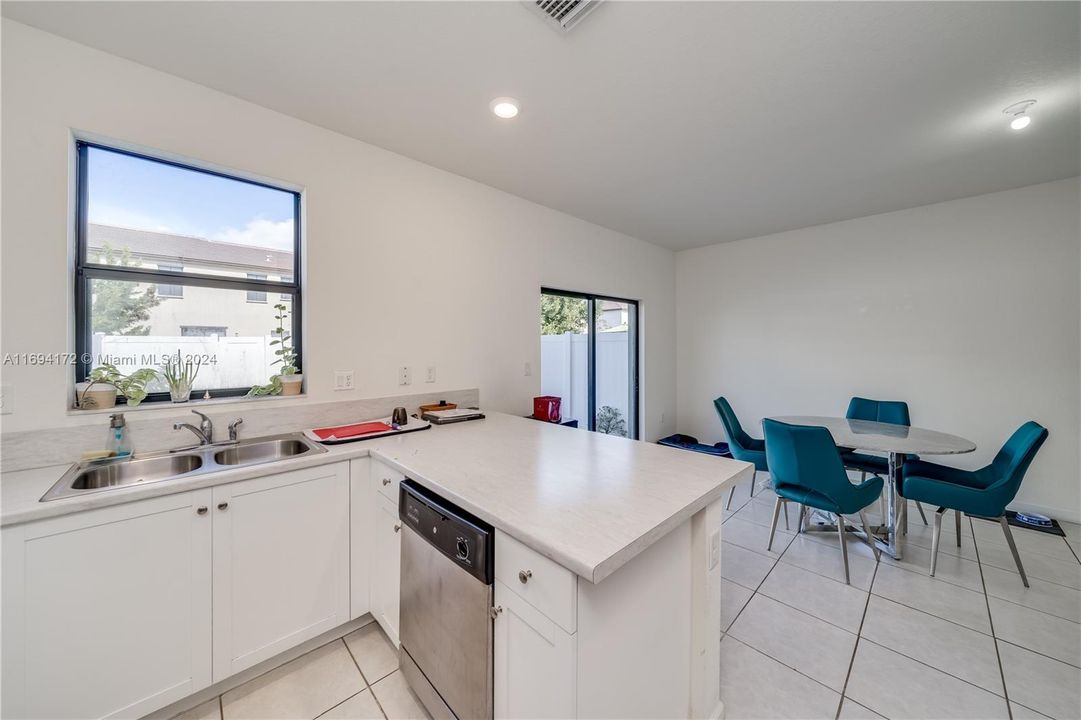 For Sale: $490,000 (3 beds, 2 baths, 1483 Square Feet)