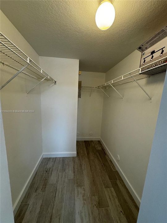 For Rent: $2,500 (2 beds, 2 baths, 822 Square Feet)