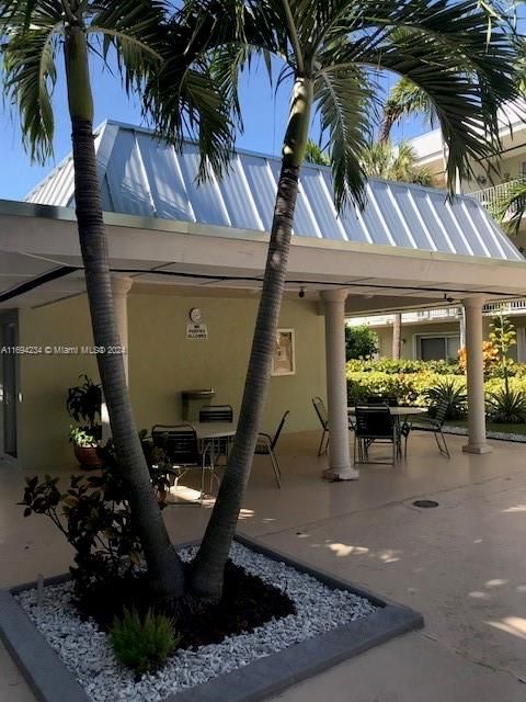 Pool side sitting area