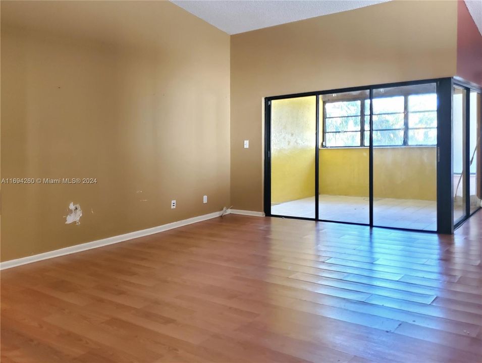 Living room / Patio