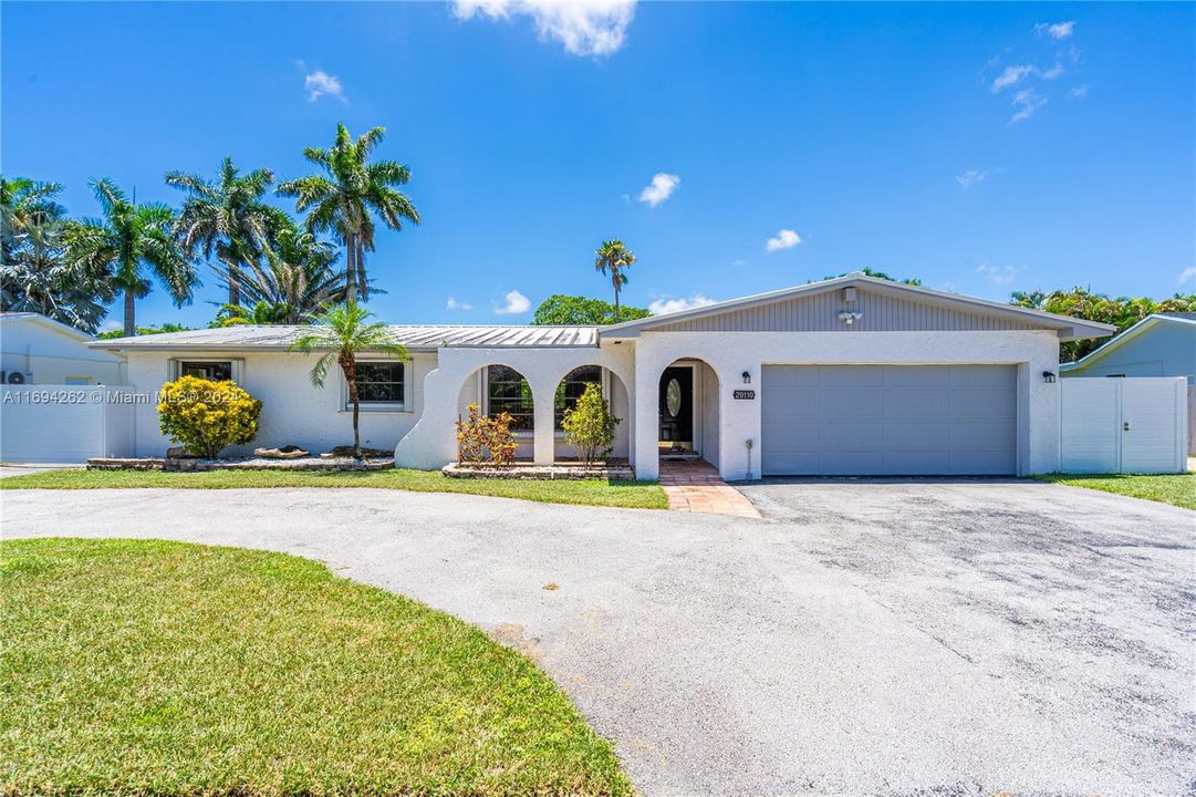 For Sale: $659,000 (4 beds, 2 baths, 1906 Square Feet)