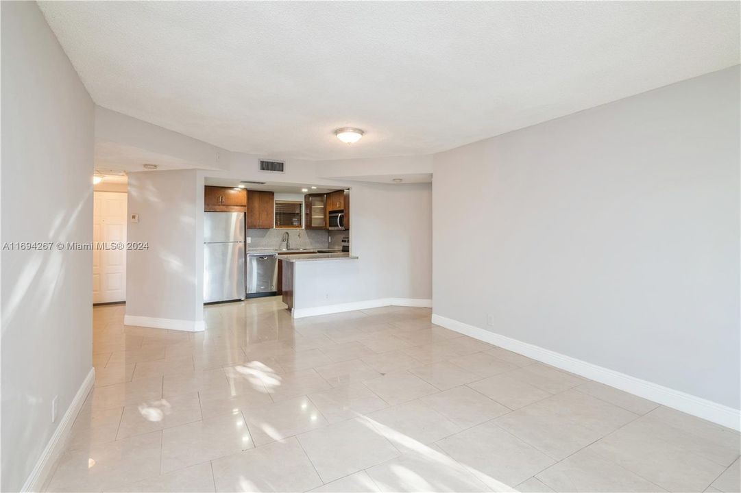 For Rent: $2,550 (2 beds, 2 baths, 1036 Square Feet)