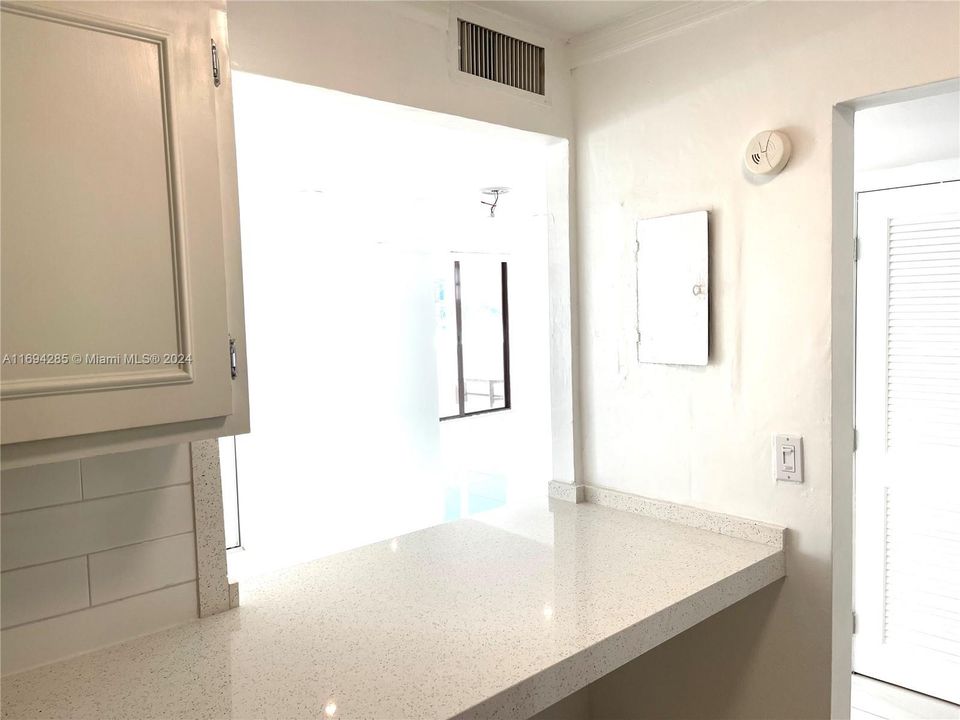 For Rent: $2,750 (1 beds, 1 baths, 909 Square Feet)