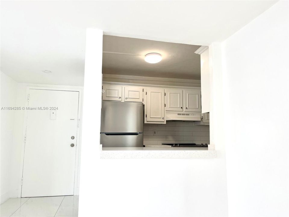 For Rent: $2,750 (1 beds, 1 baths, 909 Square Feet)