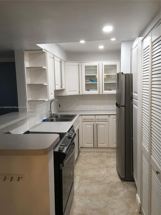 For Rent: $2,800 (3 beds, 2 baths, 1190 Square Feet)